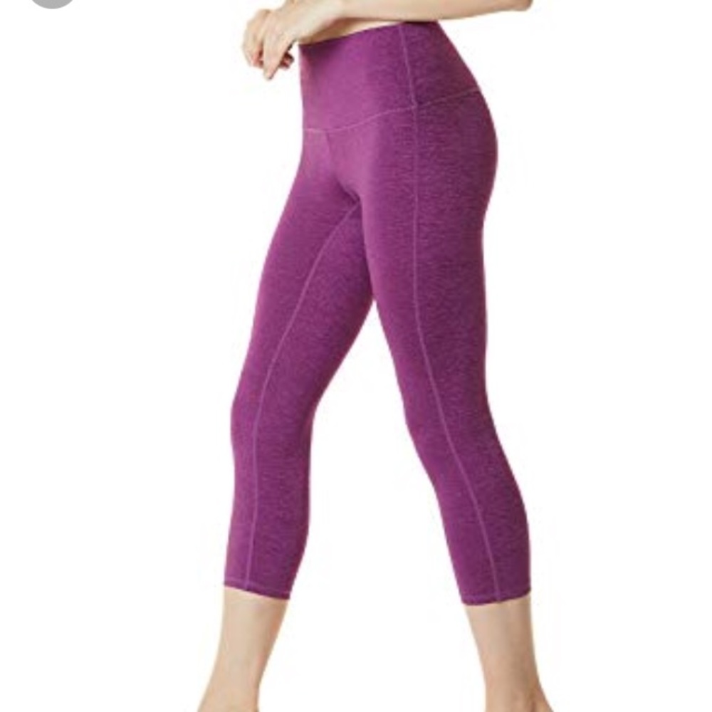 Capri Mid-Waist Yoga Pants